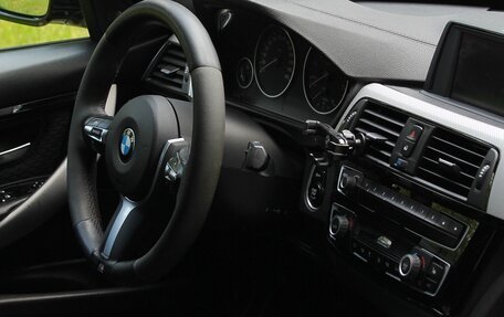 BMW 3 серия, 2018 год, 1 970 000 рублей, 14 фотография