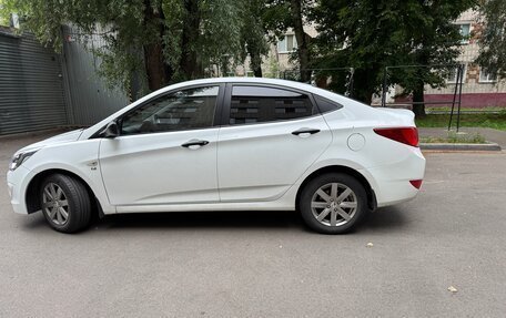 Hyundai Solaris II рестайлинг, 2015 год, 850 000 рублей, 2 фотография