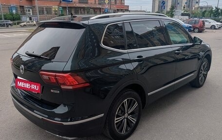Volkswagen Tiguan II, 2019 год, 3 000 000 рублей, 2 фотография