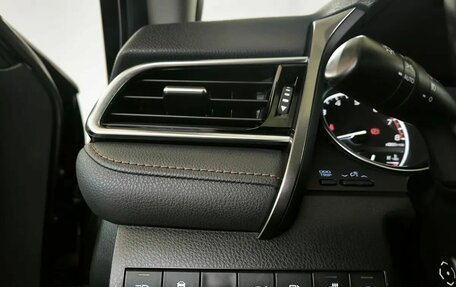 Toyota Camry, 2018 год, 2 325 000 рублей, 10 фотография