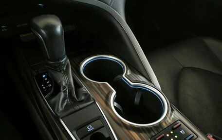 Toyota Camry, 2018 год, 2 325 000 рублей, 9 фотография