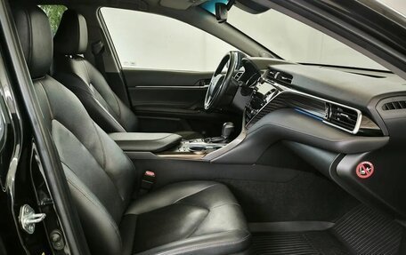 Toyota Camry, 2018 год, 2 325 000 рублей, 15 фотография