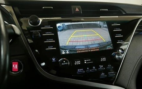 Toyota Camry, 2018 год, 2 325 000 рублей, 8 фотография