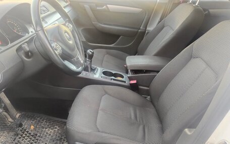Volkswagen Passat B7, 2011 год, 780 000 рублей, 8 фотография