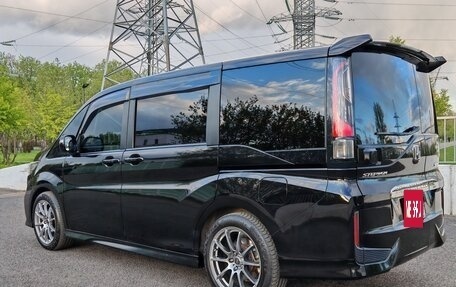 Honda Stepwgn IV, 2018 год, 2 700 000 рублей, 5 фотография