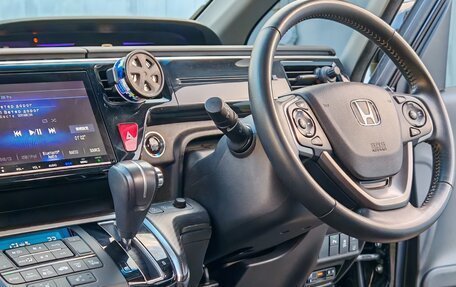Honda Stepwgn IV, 2018 год, 2 700 000 рублей, 21 фотография