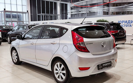 Hyundai Solaris II рестайлинг, 2011 год, 799 000 рублей, 8 фотография