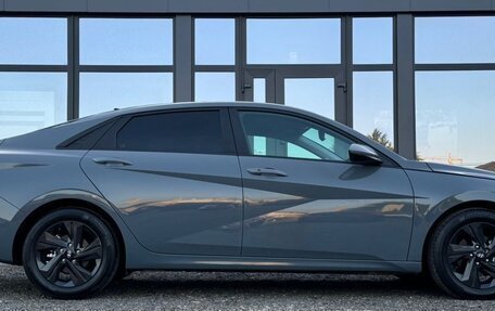 Hyundai Elantra, 2022 год, 2 300 000 рублей, 3 фотография