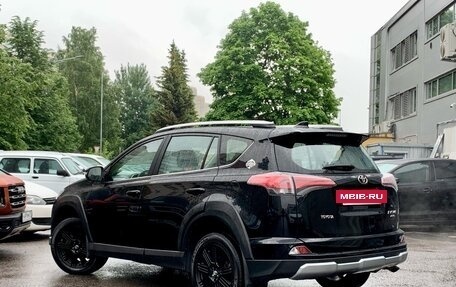 Toyota RAV4, 2017 год, 2 199 000 рублей, 4 фотография