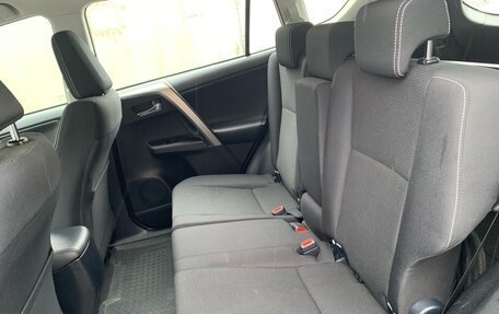 Toyota RAV4, 2017 год, 2 199 000 рублей, 22 фотография