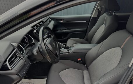 Toyota Camry, 2021 год, 2 940 000 рублей, 10 фотография