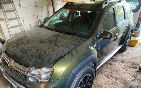 Renault Duster I рестайлинг, 2017 год, 900 000 рублей, 2 фотография