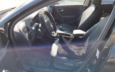 Volkswagen Polo VI (EU Market), 2012 год, 700 000 рублей, 2 фотография