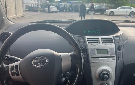 Toyota Yaris III рестайлинг, 2007 год, 527 000 рублей, 8 фотография
