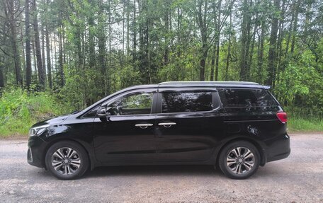 KIA Carnival III, 2019 год, 3 090 000 рублей, 23 фотография