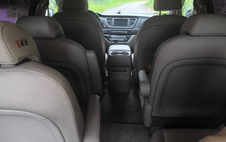 KIA Carnival III, 2019 год, 3 090 000 рублей, 32 фотография