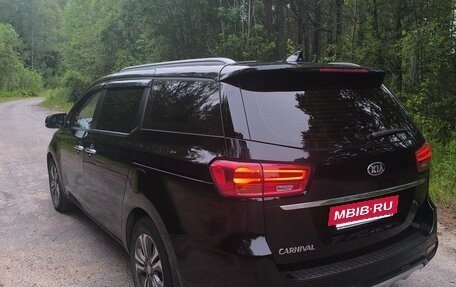 KIA Carnival III, 2019 год, 3 090 000 рублей, 21 фотография