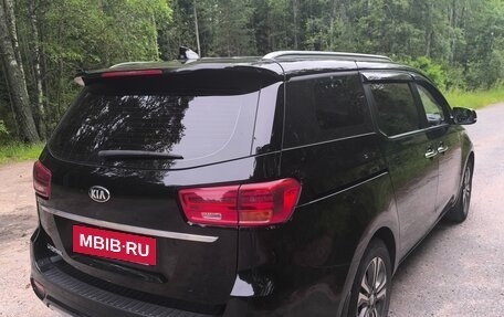 KIA Carnival III, 2019 год, 3 090 000 рублей, 26 фотография
