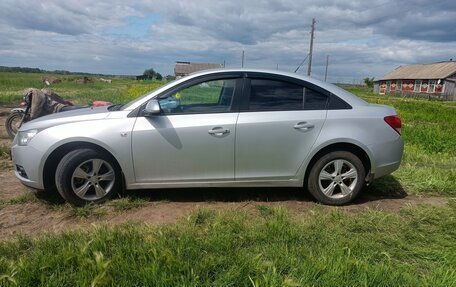 Chevrolet Cruze II, 2011 год, 835 000 рублей, 2 фотография
