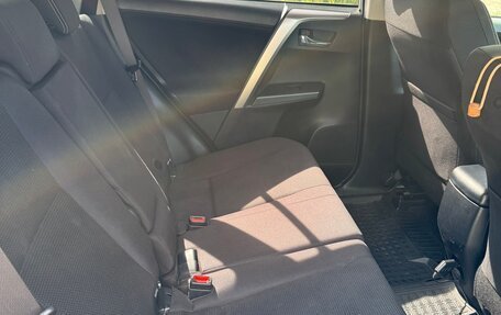 Toyota RAV4, 2016 год, 2 200 000 рублей, 12 фотография