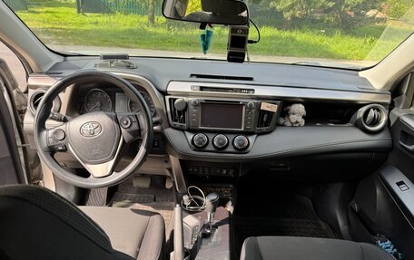 Toyota RAV4, 2016 год, 2 200 000 рублей, 14 фотография