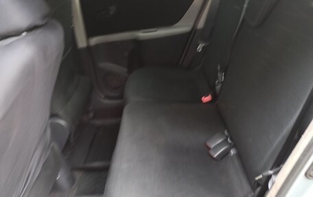 Toyota Yaris III рестайлинг, 2006 год, 450 000 рублей, 4 фотография