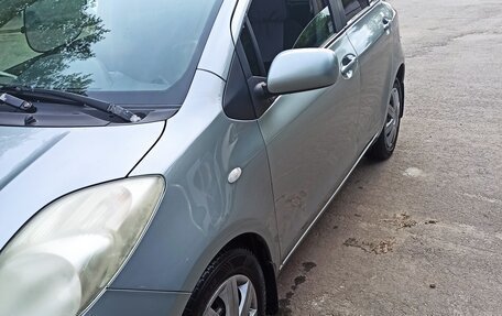 Toyota Yaris III рестайлинг, 2006 год, 450 000 рублей, 13 фотография