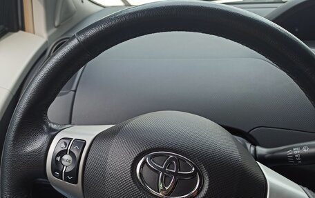 Toyota Yaris III рестайлинг, 2006 год, 450 000 рублей, 16 фотография