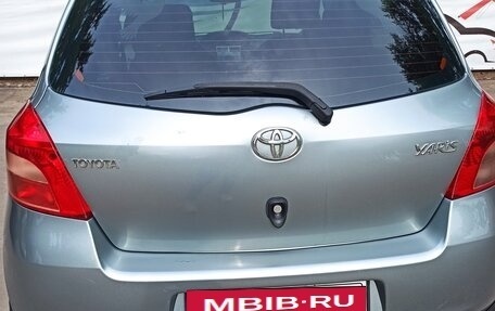 Toyota Yaris III рестайлинг, 2006 год, 450 000 рублей, 11 фотография