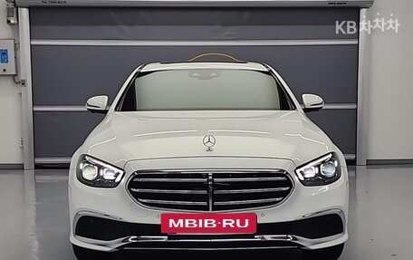 Mercedes-Benz E-Класс, 2021 год, 3 300 030 рублей, 2 фотография