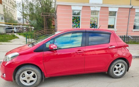 Toyota Vitz, 2014 год, 870 000 рублей, 3 фотография