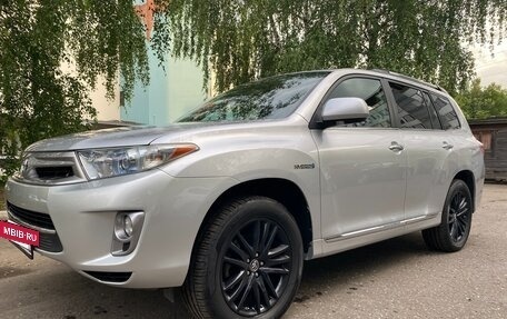 Toyota Highlander III, 2011 год, 2 390 000 рублей, 2 фотография
