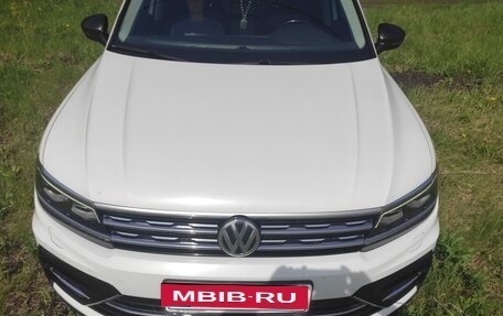 Volkswagen Tiguan II, 2019 год, 3 249 000 рублей, 7 фотография