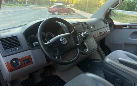Volkswagen Multivan T5, 2005 год, 1 900 000 рублей, 10 фотография