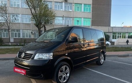 Volkswagen Multivan T5, 2005 год, 1 900 000 рублей, 2 фотография