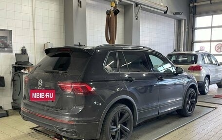 Volkswagen Tiguan II, 2021 год, 3 500 000 рублей, 2 фотография