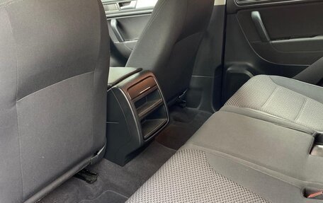 Volkswagen Touareg III, 2010 год, 1 650 000 рублей, 2 фотография