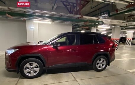 Toyota RAV4, 2019 год, 2 650 000 рублей, 2 фотография