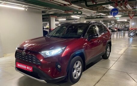 Toyota RAV4, 2019 год, 2 650 000 рублей, 3 фотография