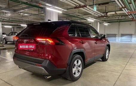 Toyota RAV4, 2019 год, 2 650 000 рублей, 8 фотография