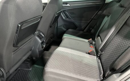 Volkswagen Tiguan II, 2017 год, 2 090 000 рублей, 28 фотография