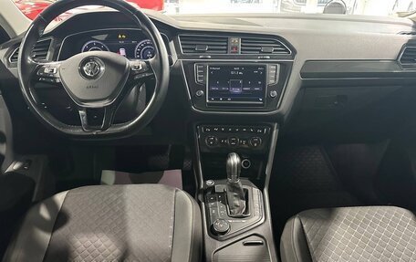 Volkswagen Tiguan II, 2017 год, 2 090 000 рублей, 26 фотография