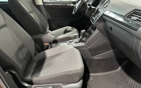 Volkswagen Tiguan II, 2017 год, 2 090 000 рублей, 31 фотография