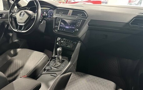Volkswagen Tiguan II, 2017 год, 2 090 000 рублей, 27 фотография