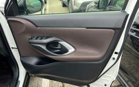 Toyota Yaris Cross, 2020 год, 2 680 000 рублей, 18 фотография