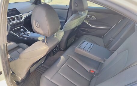 BMW 3 серия, 2019 год, 3 330 000 рублей, 26 фотография