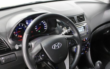Hyundai Solaris II рестайлинг, 2014 год, 950 000 рублей, 23 фотография