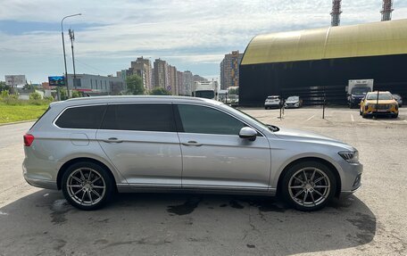 Volkswagen Passat B8 рестайлинг, 2020 год, 2 900 000 рублей, 3 фотография
