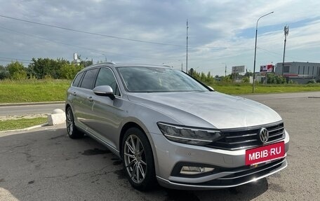 Volkswagen Passat B8 рестайлинг, 2020 год, 2 900 000 рублей, 2 фотография