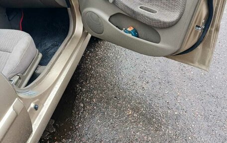 KIA Rio II, 2002 год, 250 000 рублей, 9 фотография